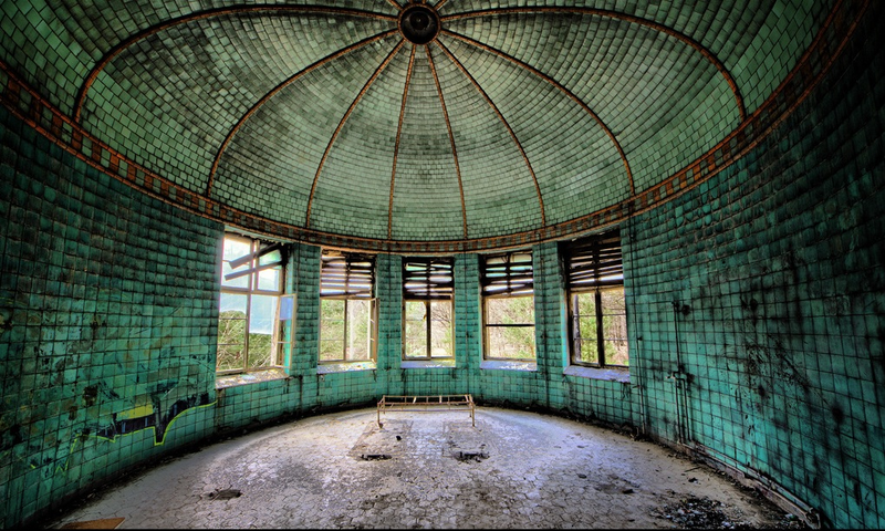 Illustration for article titled The Decaying Remains of Abandoned Hospitals